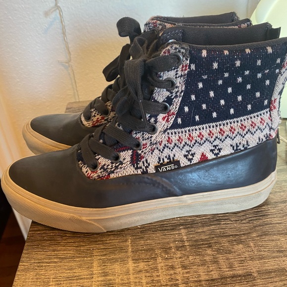 Waterproof vans - Picture 2 of 5